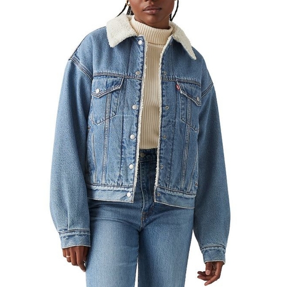 Levi's Jackets & Blazers - Levi's 90's sherpa lined trucker jacket button front pockets Size xl